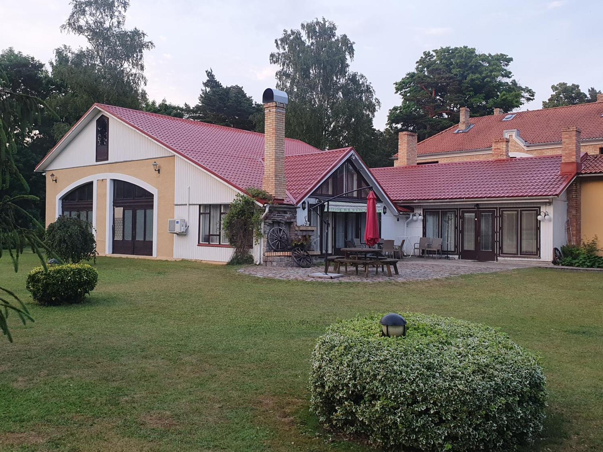 Villa Leonardo Ventspils Exterior photo